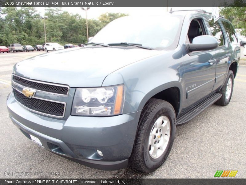 Front 3/4 View of 2009 Tahoe LT 4x4