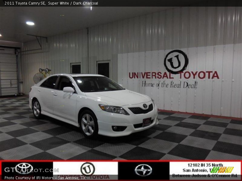 Super White / Dark Charcoal 2011 Toyota Camry SE