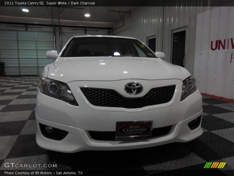 Super White / Dark Charcoal 2011 Toyota Camry SE