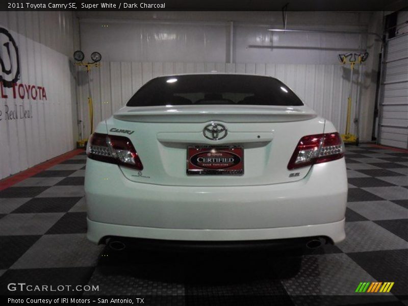 Super White / Dark Charcoal 2011 Toyota Camry SE