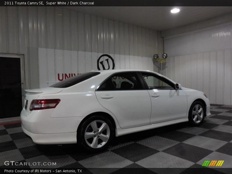 Super White / Dark Charcoal 2011 Toyota Camry SE