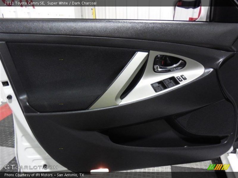 Super White / Dark Charcoal 2011 Toyota Camry SE
