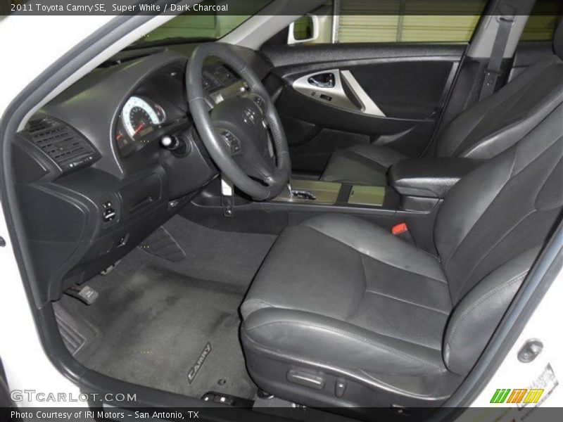 Super White / Dark Charcoal 2011 Toyota Camry SE