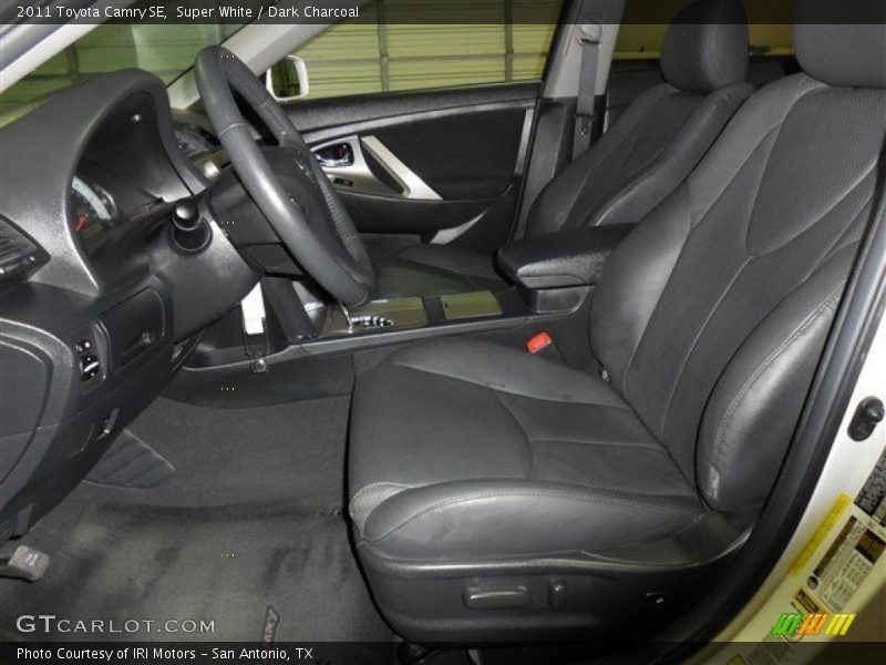Super White / Dark Charcoal 2011 Toyota Camry SE