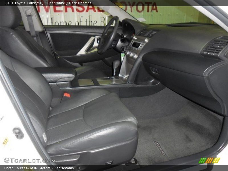 Super White / Dark Charcoal 2011 Toyota Camry SE
