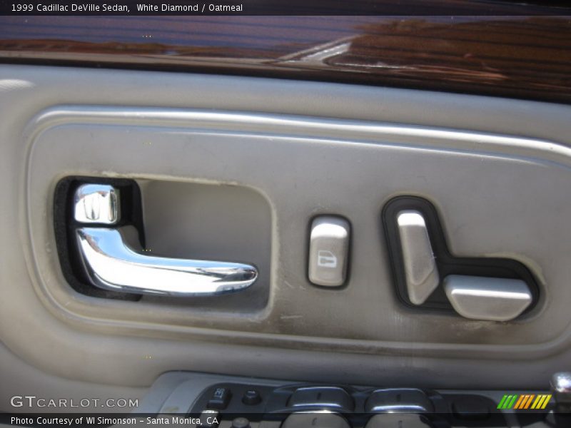 White Diamond / Oatmeal 1999 Cadillac DeVille Sedan