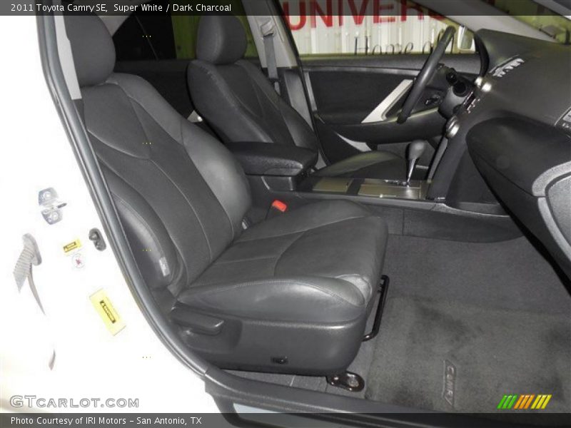 Super White / Dark Charcoal 2011 Toyota Camry SE