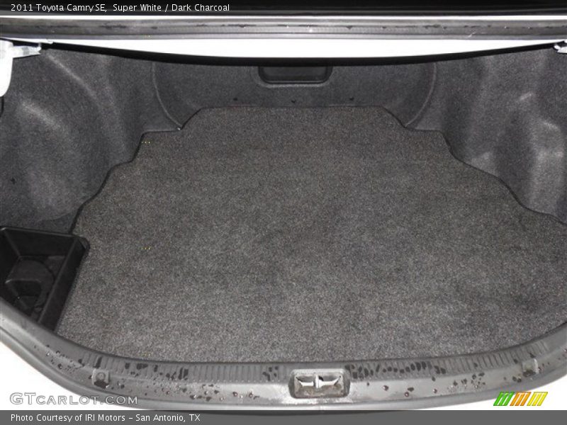 Super White / Dark Charcoal 2011 Toyota Camry SE