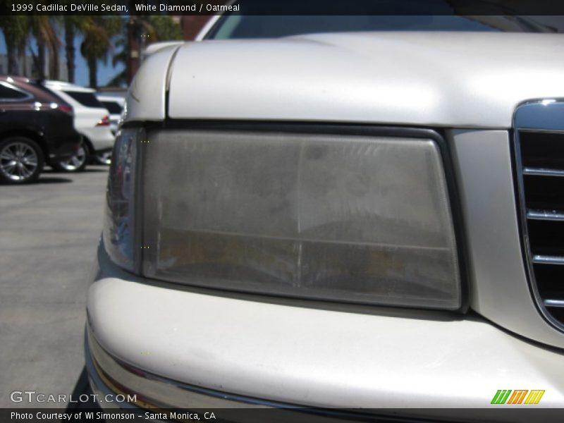 White Diamond / Oatmeal 1999 Cadillac DeVille Sedan