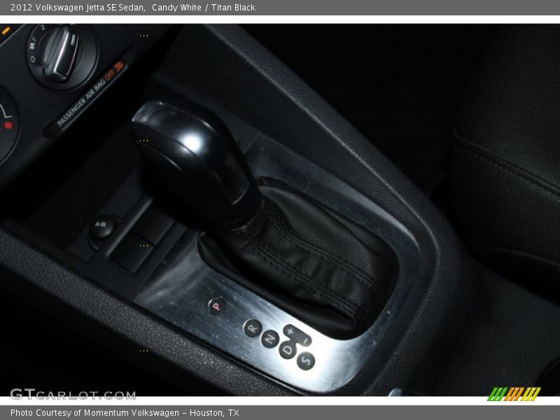 Candy White / Titan Black 2012 Volkswagen Jetta SE Sedan