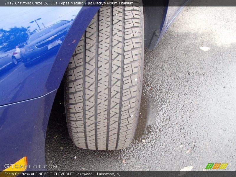 Blue Topaz Metallic / Jet Black/Medium Titanium 2012 Chevrolet Cruze LS
