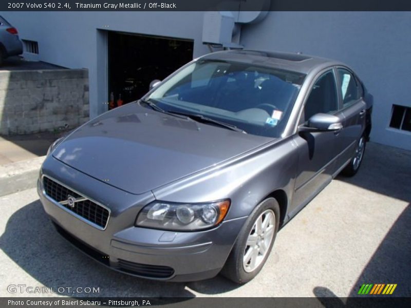 Titanium Gray Metallic / Off-Black 2007 Volvo S40 2.4i