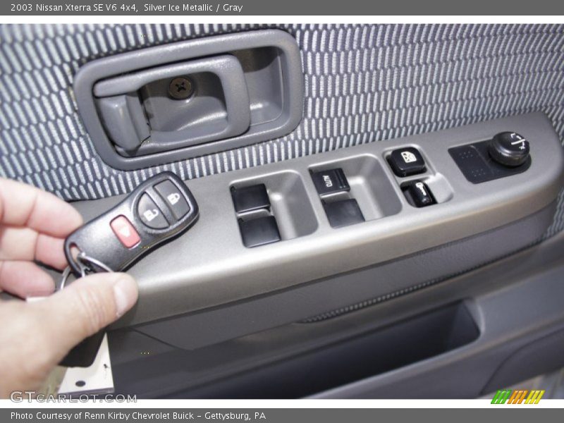 Silver Ice Metallic / Gray 2003 Nissan Xterra SE V6 4x4