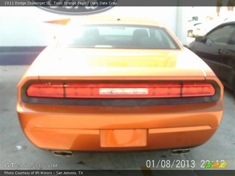 Toxic Orange Pearl / Dark Slate Gray 2011 Dodge Challenger SE