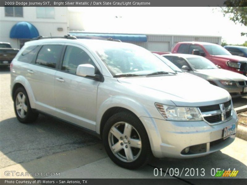 Bright Silver Metallic / Dark Slate Gray/Light Graystone 2009 Dodge Journey SXT