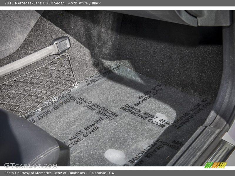 Arctic White / Black 2011 Mercedes-Benz E 350 Sedan