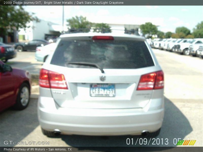 Bright Silver Metallic / Dark Slate Gray/Light Graystone 2009 Dodge Journey SXT