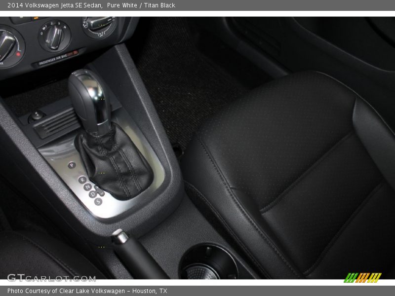 Pure White / Titan Black 2014 Volkswagen Jetta SE Sedan