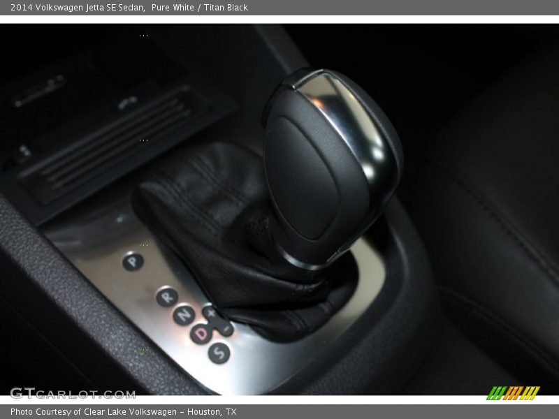Pure White / Titan Black 2014 Volkswagen Jetta SE Sedan