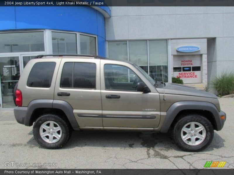 Light Khaki Metallic / Taupe 2004 Jeep Liberty Sport 4x4