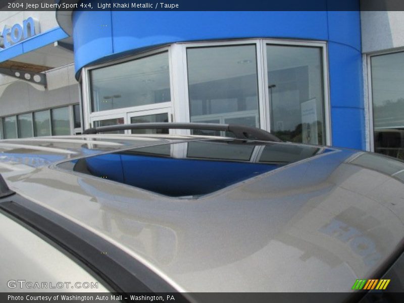 Light Khaki Metallic / Taupe 2004 Jeep Liberty Sport 4x4