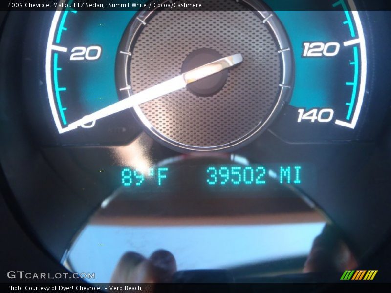 Summit White / Cocoa/Cashmere 2009 Chevrolet Malibu LTZ Sedan