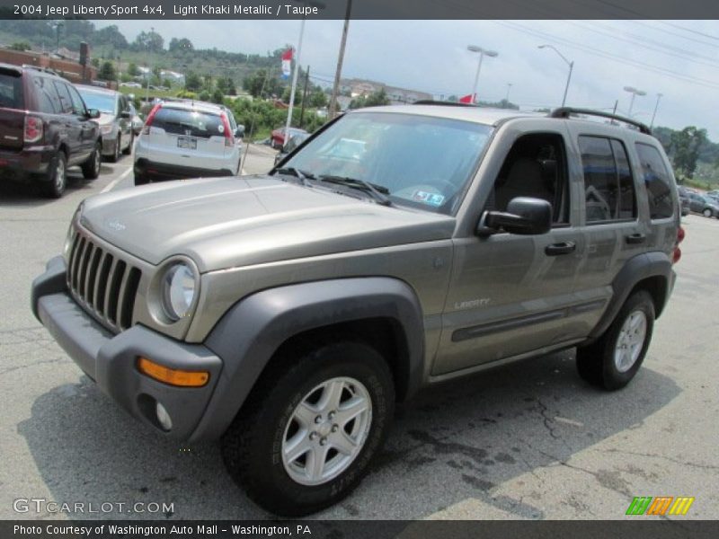 Light Khaki Metallic / Taupe 2004 Jeep Liberty Sport 4x4