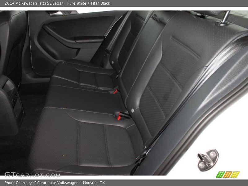 Pure White / Titan Black 2014 Volkswagen Jetta SE Sedan