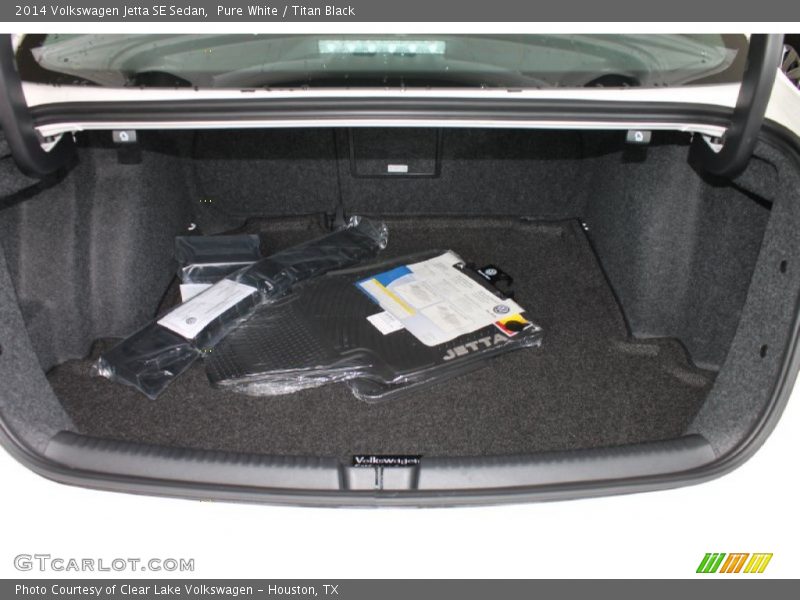 Pure White / Titan Black 2014 Volkswagen Jetta SE Sedan