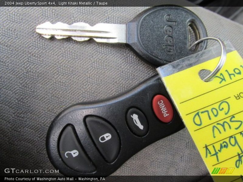Light Khaki Metallic / Taupe 2004 Jeep Liberty Sport 4x4