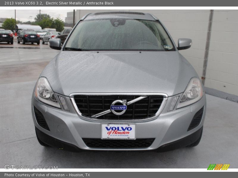 Electric Silver Metallic / Anthracite Black 2013 Volvo XC60 3.2