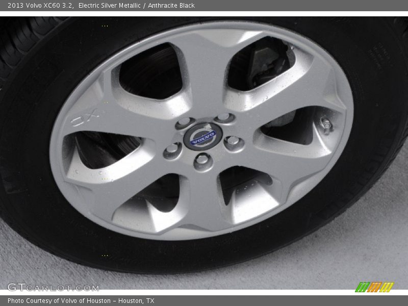 Electric Silver Metallic / Anthracite Black 2013 Volvo XC60 3.2