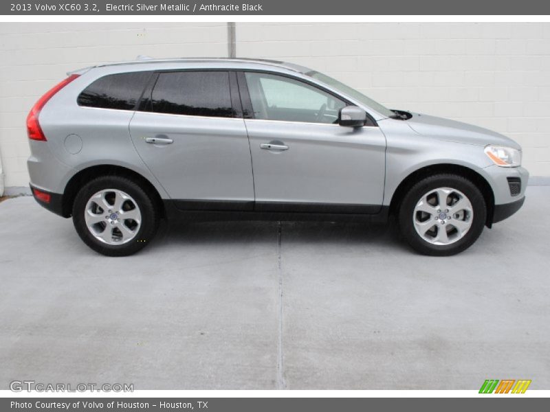 Electric Silver Metallic / Anthracite Black 2013 Volvo XC60 3.2