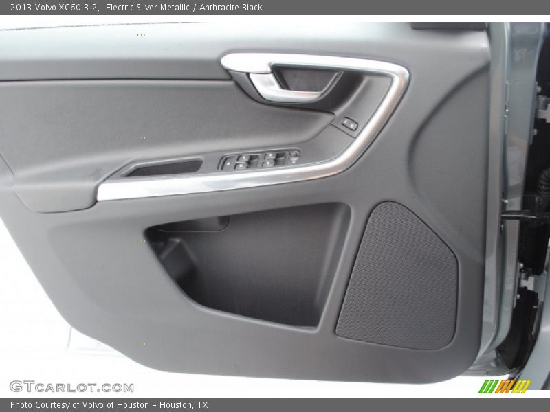 Electric Silver Metallic / Anthracite Black 2013 Volvo XC60 3.2