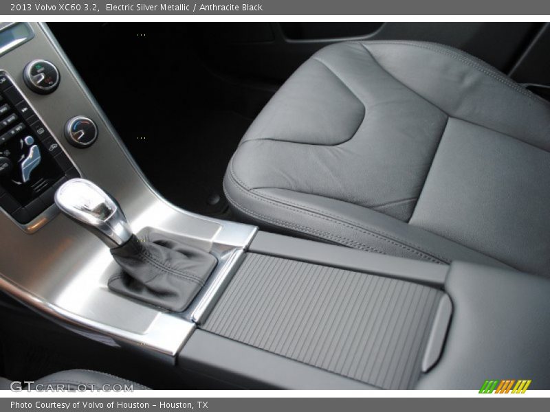 Electric Silver Metallic / Anthracite Black 2013 Volvo XC60 3.2