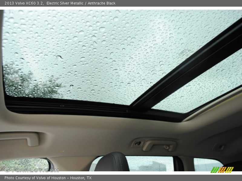 Electric Silver Metallic / Anthracite Black 2013 Volvo XC60 3.2