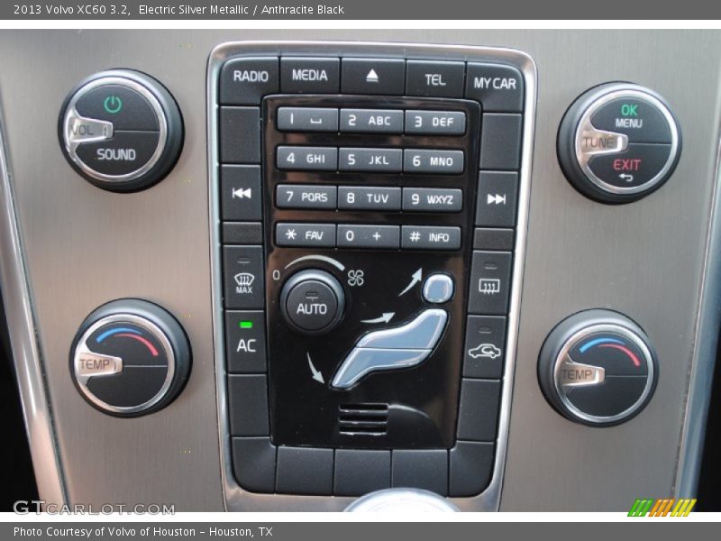 Electric Silver Metallic / Anthracite Black 2013 Volvo XC60 3.2