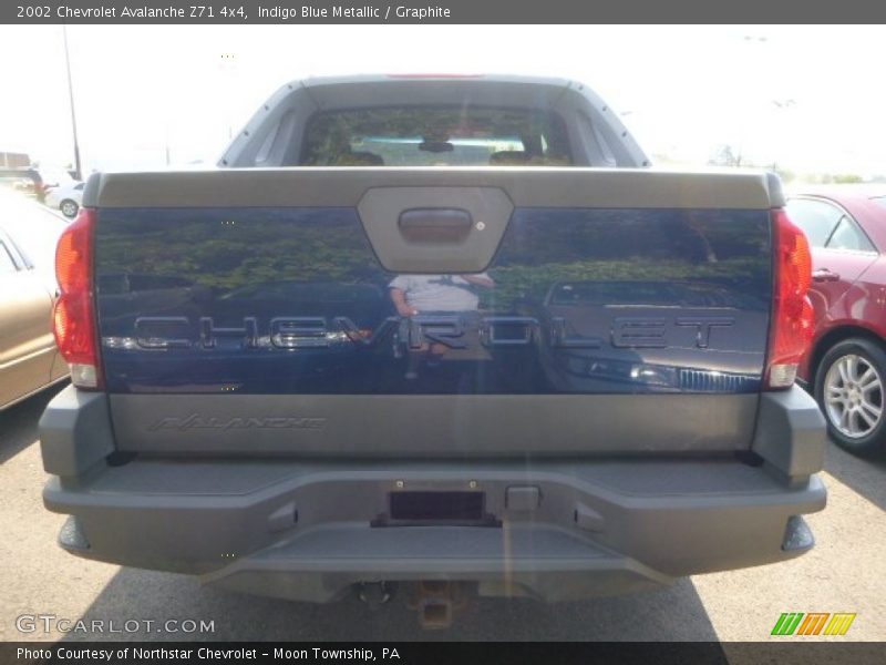 Indigo Blue Metallic / Graphite 2002 Chevrolet Avalanche Z71 4x4