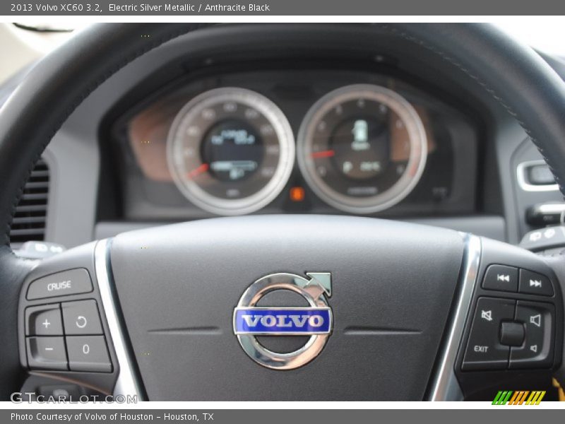Electric Silver Metallic / Anthracite Black 2013 Volvo XC60 3.2