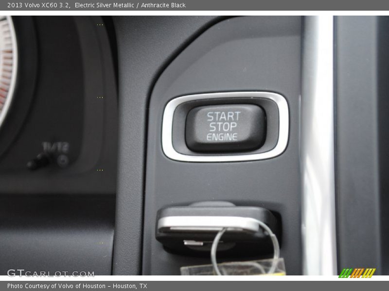 Electric Silver Metallic / Anthracite Black 2013 Volvo XC60 3.2