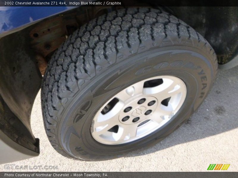 Indigo Blue Metallic / Graphite 2002 Chevrolet Avalanche Z71 4x4