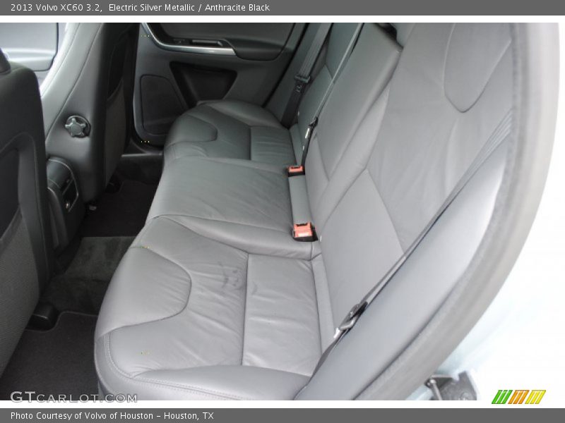 Electric Silver Metallic / Anthracite Black 2013 Volvo XC60 3.2