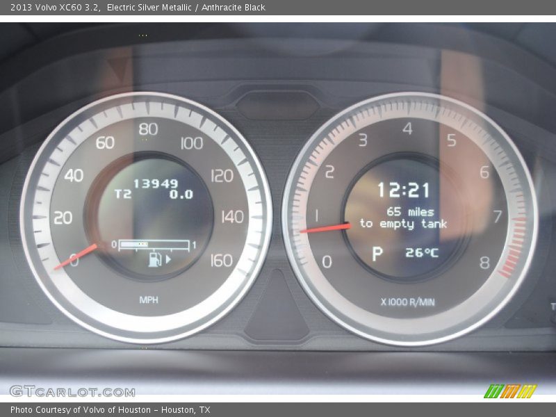 Electric Silver Metallic / Anthracite Black 2013 Volvo XC60 3.2