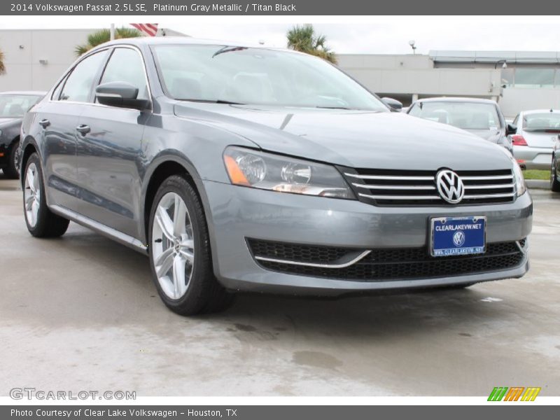 Platinum Gray Metallic / Titan Black 2014 Volkswagen Passat 2.5L SE