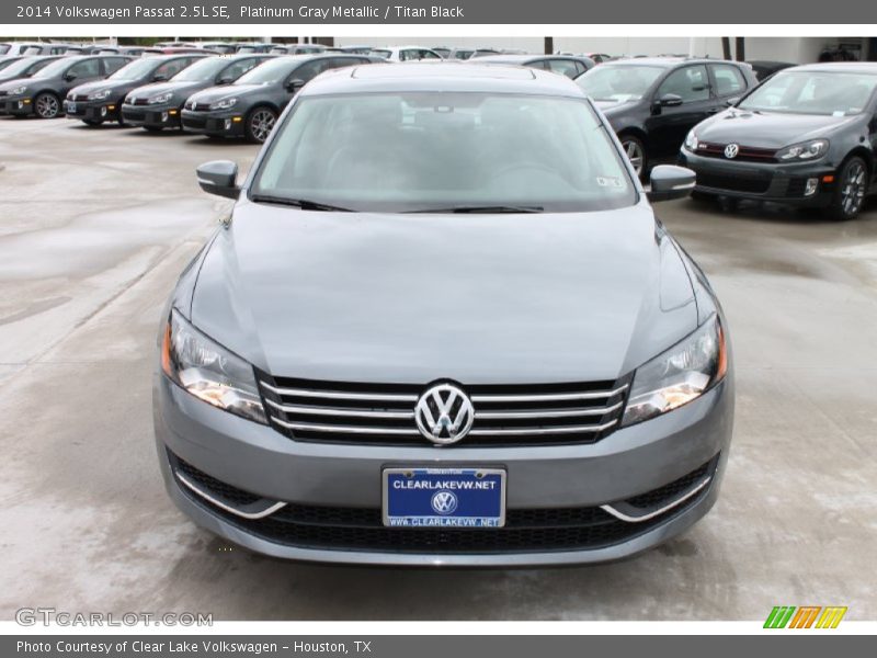Platinum Gray Metallic / Titan Black 2014 Volkswagen Passat 2.5L SE