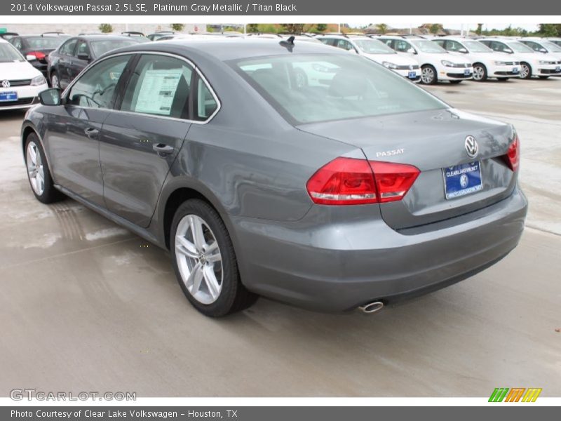 Platinum Gray Metallic / Titan Black 2014 Volkswagen Passat 2.5L SE