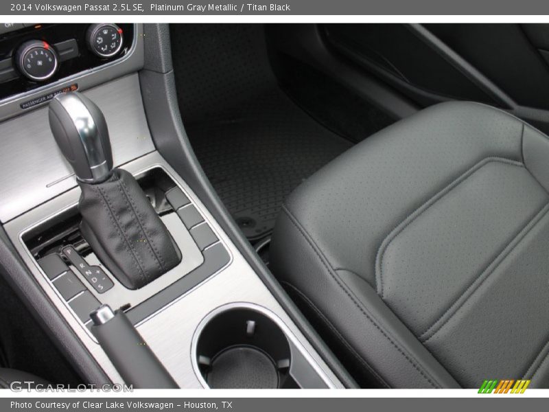 Platinum Gray Metallic / Titan Black 2014 Volkswagen Passat 2.5L SE