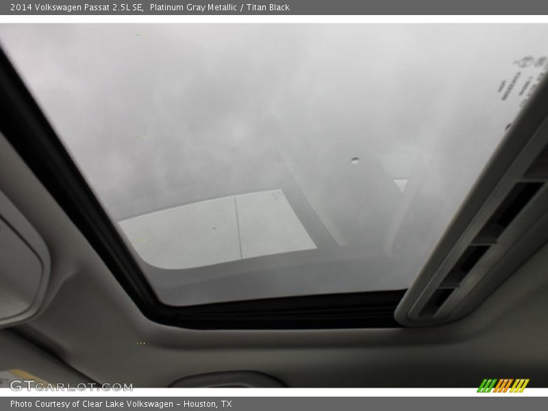 Platinum Gray Metallic / Titan Black 2014 Volkswagen Passat 2.5L SE