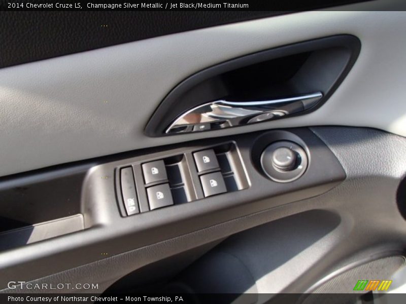 Champagne Silver Metallic / Jet Black/Medium Titanium 2014 Chevrolet Cruze LS