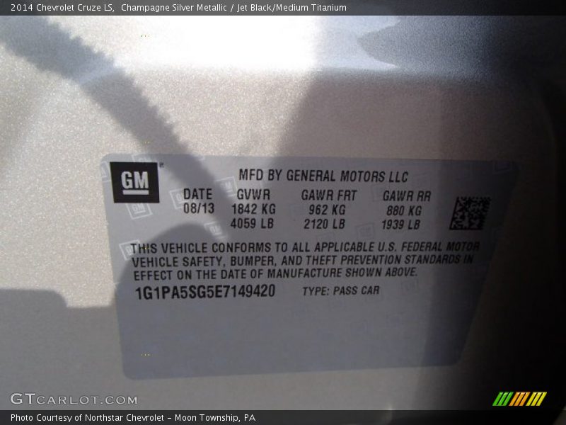 Champagne Silver Metallic / Jet Black/Medium Titanium 2014 Chevrolet Cruze LS